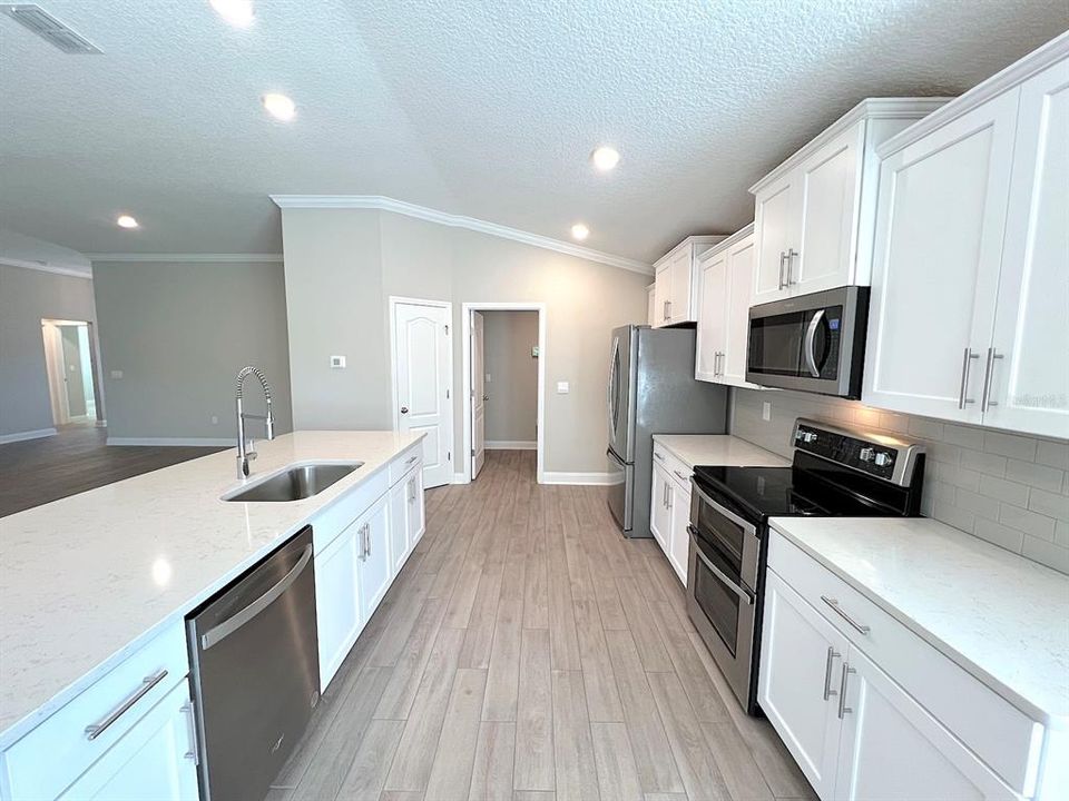 В аренду: $2,875 (5 спален, 4 ванн, 2918 Квадратных фут)