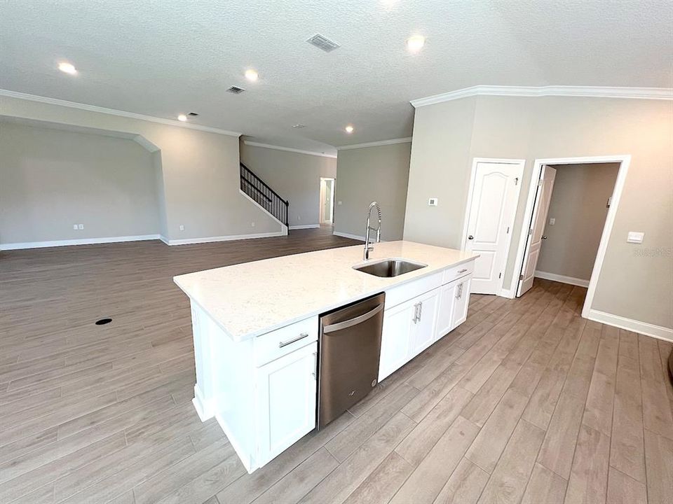 В аренду: $2,875 (5 спален, 4 ванн, 2918 Квадратных фут)