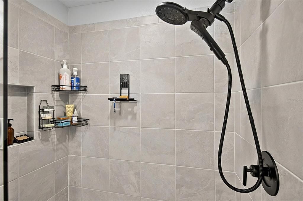 En Venta: $449,900 (3 camas, 2 baños, 1705 Pies cuadrados)