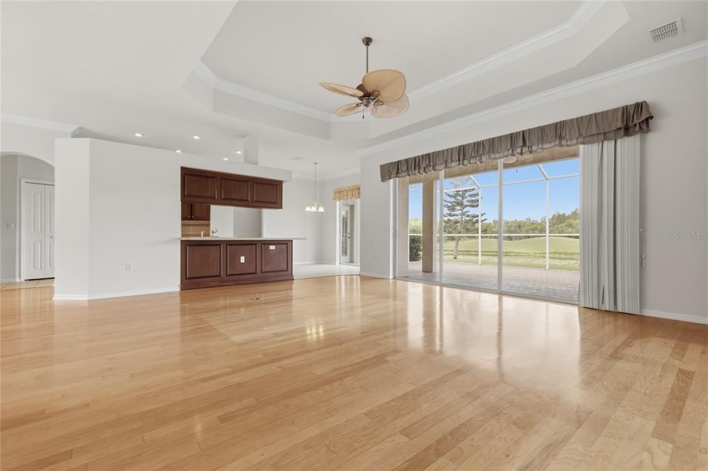 En Venta: $425,000 (3 camas, 2 baños, 2162 Pies cuadrados)