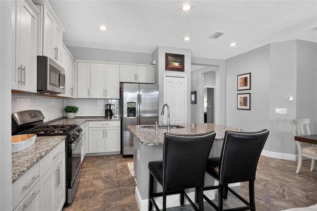 For Sale: $360,000 (2 beds, 2 baths, 1525 Square Feet)