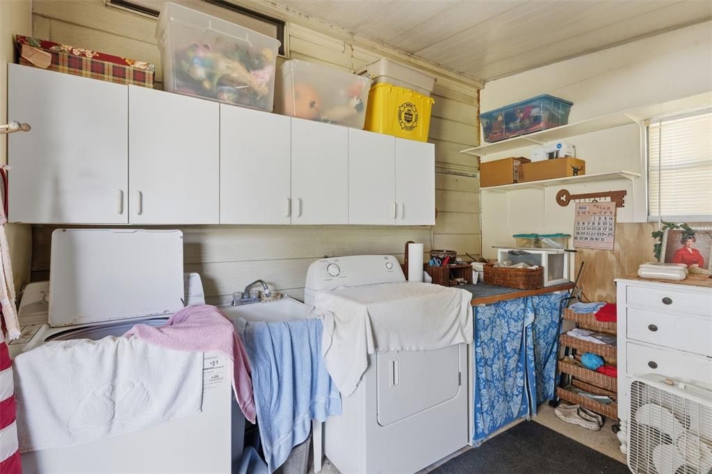 На продажу: $169,000 (2 спален, 2 ванн, 1092 Квадратных фут)
