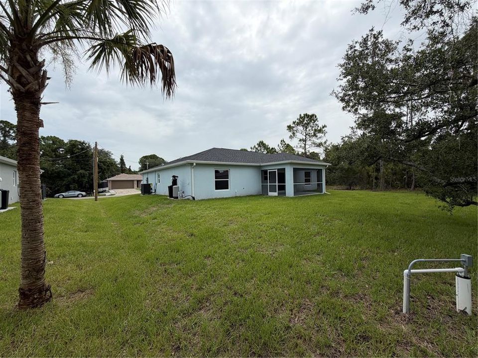 Active With Contract: $320,000 (3 beds, 2 baths, 1437 Square Feet)