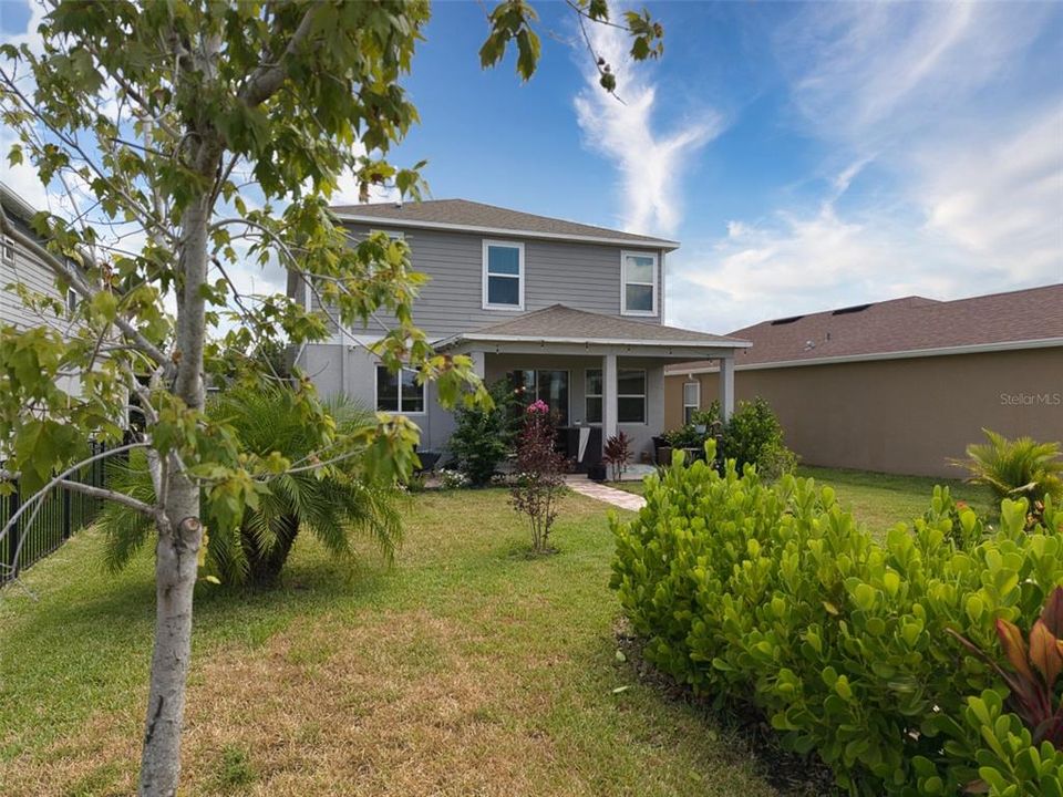 For Sale: $424,900 (3 beds, 2 baths, 2112 Square Feet)