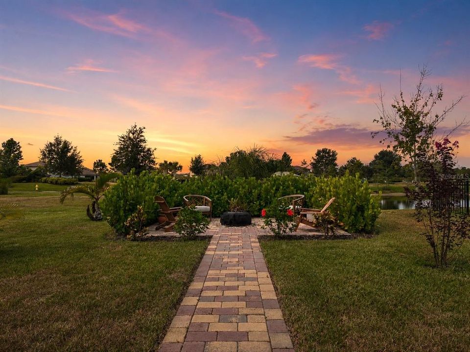 For Sale: $424,900 (3 beds, 2 baths, 2112 Square Feet)