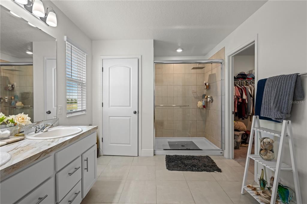 For Sale: $424,900 (3 beds, 2 baths, 2112 Square Feet)