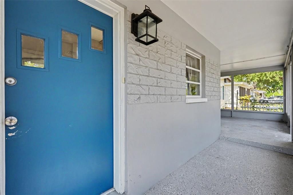 For Sale: $275,000 (2 beds, 1 baths, 840 Square Feet)