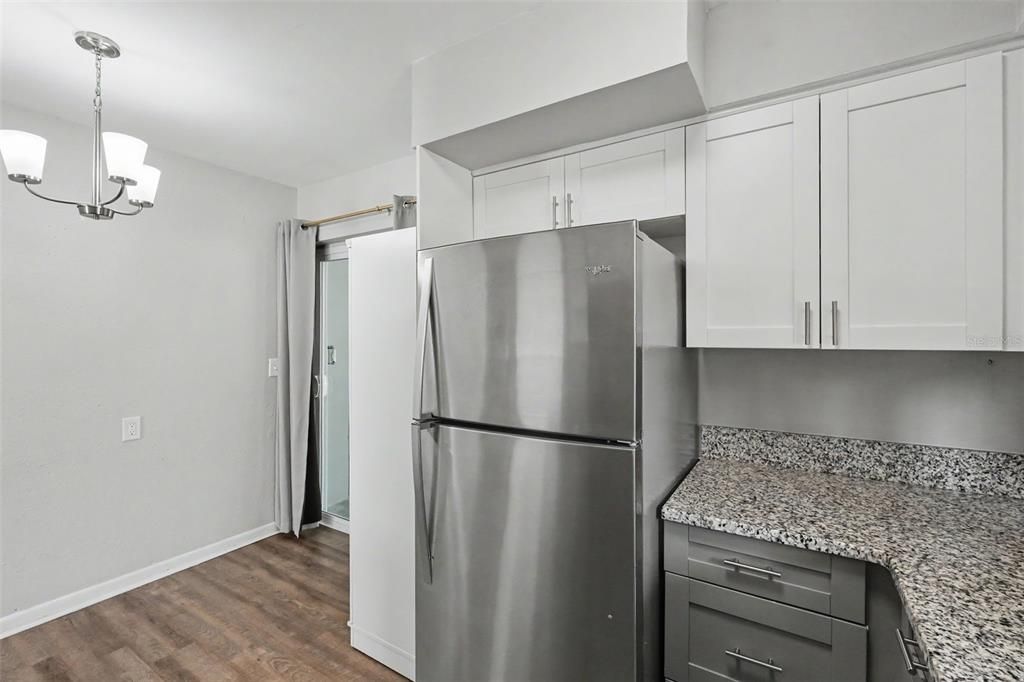 For Sale: $275,000 (2 beds, 1 baths, 840 Square Feet)