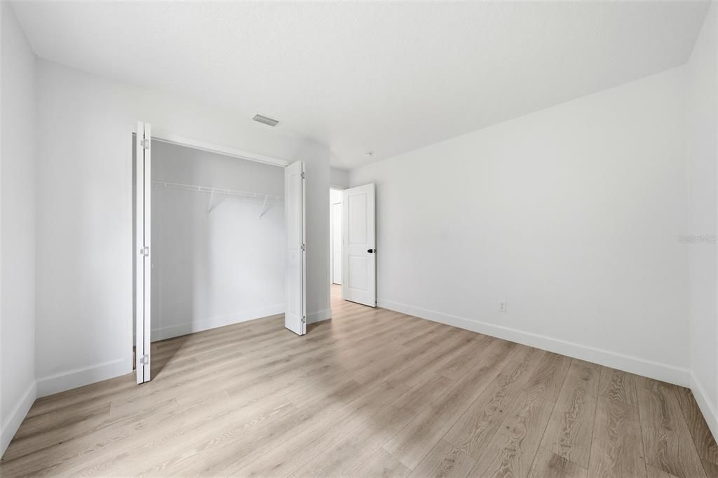 На продажу: $329,900 (3 спален, 2 ванн, 1216 Квадратных фут)