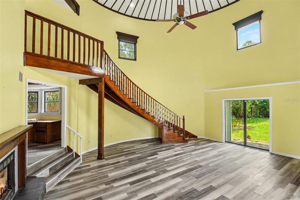 For Sale: $375,000 (3 beds, 2 baths, 2500 Square Feet)