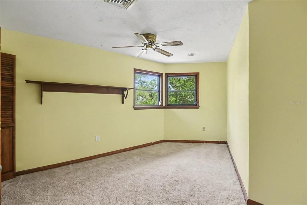 For Sale: $375,000 (3 beds, 2 baths, 2500 Square Feet)