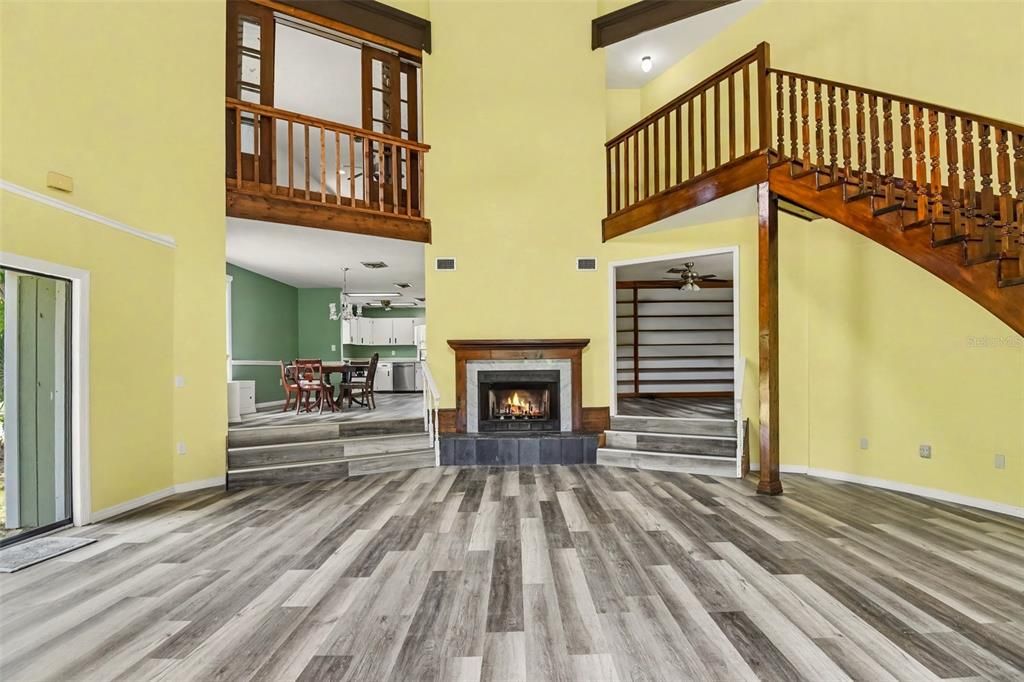 For Sale: $375,000 (3 beds, 2 baths, 2500 Square Feet)
