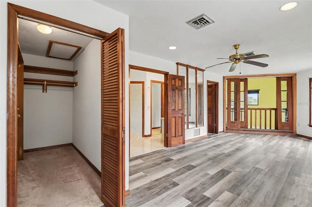 For Sale: $375,000 (3 beds, 2 baths, 2500 Square Feet)