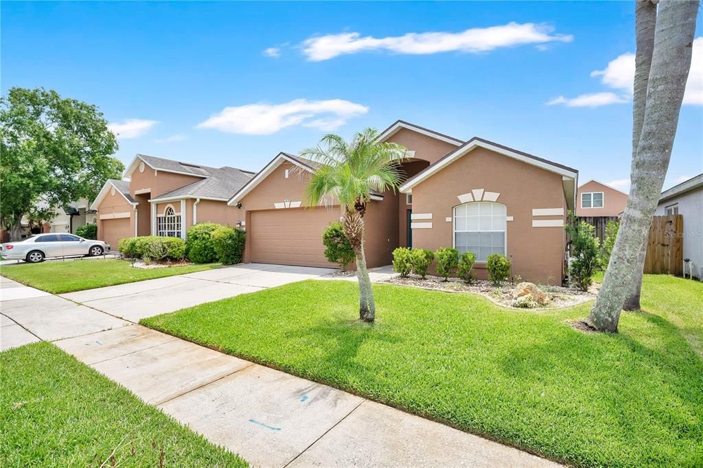 For Sale: $525,000 (3 beds, 2 baths, 1598 Square Feet)