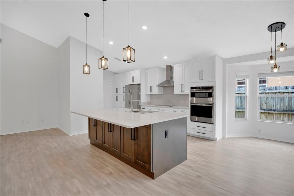For Sale: $525,000 (3 beds, 2 baths, 1598 Square Feet)