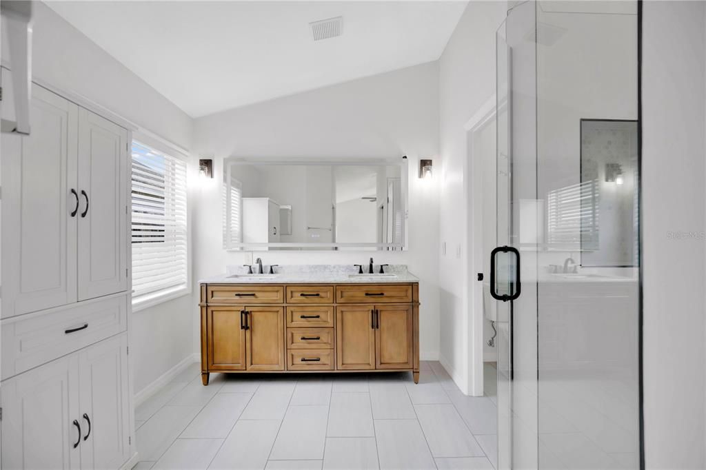 For Sale: $525,000 (3 beds, 2 baths, 1598 Square Feet)