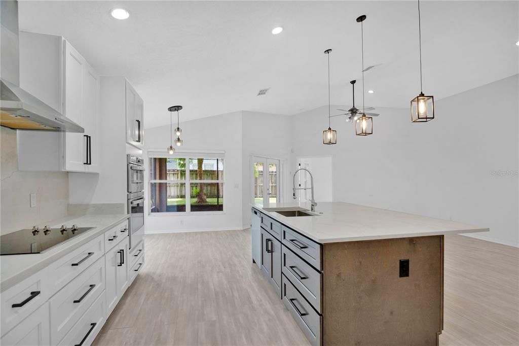 For Sale: $525,000 (3 beds, 2 baths, 1598 Square Feet)