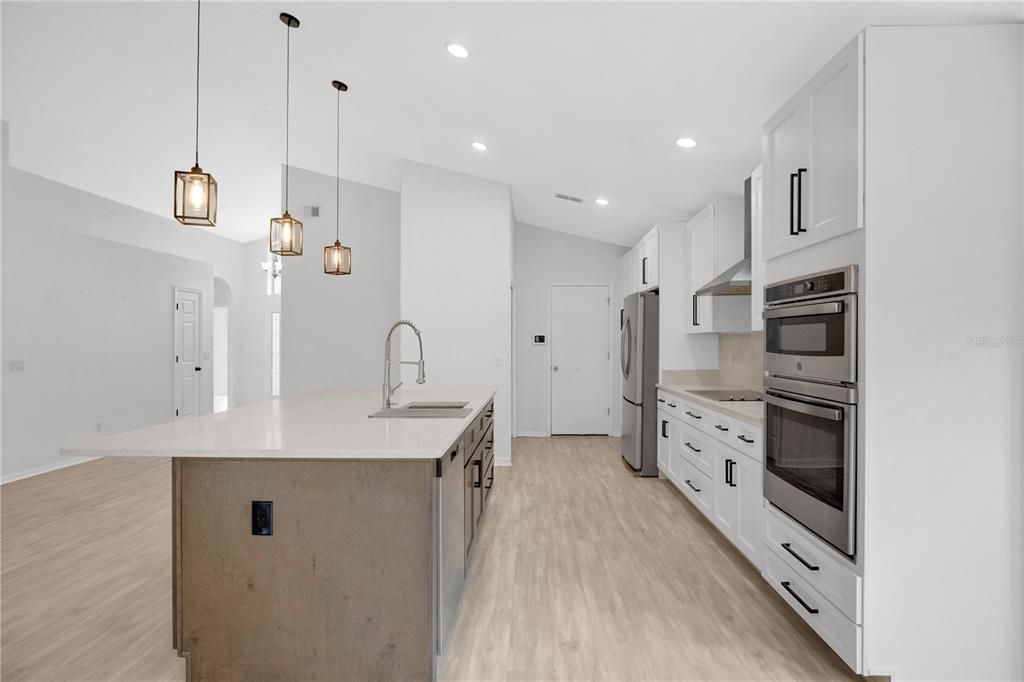 For Sale: $525,000 (3 beds, 2 baths, 1598 Square Feet)