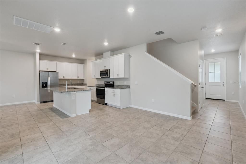 En Venta: $455,000 (3 camas, 2 baños, 2304 Pies cuadrados)