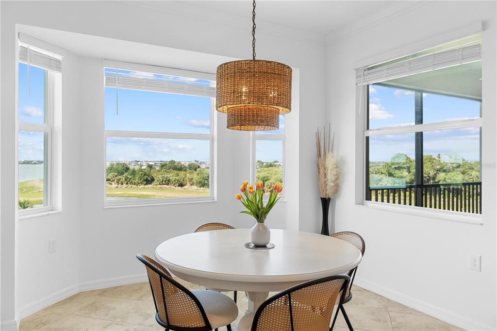 For Sale: $249,900 (2 beds, 2 baths, 1198 Square Feet)