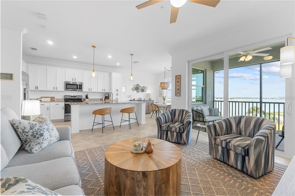 For Sale: $249,900 (2 beds, 2 baths, 1198 Square Feet)