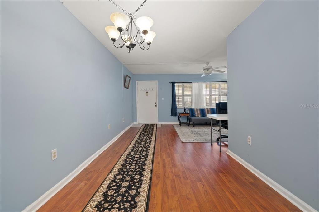 For Sale: $77,000 (1 beds, 1 baths, 790 Square Feet)