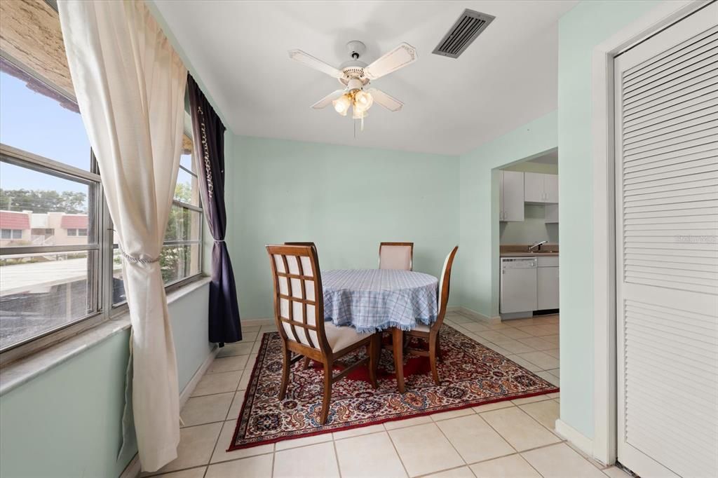 For Sale: $77,000 (1 beds, 1 baths, 790 Square Feet)