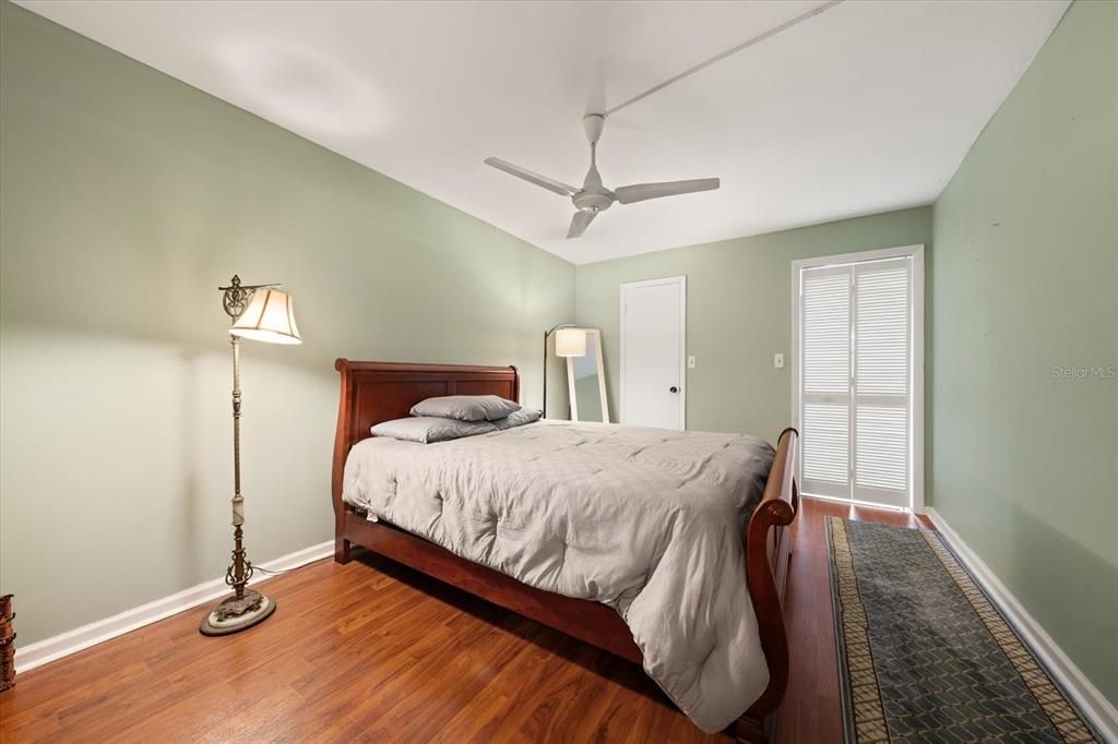 For Sale: $77,000 (1 beds, 1 baths, 790 Square Feet)