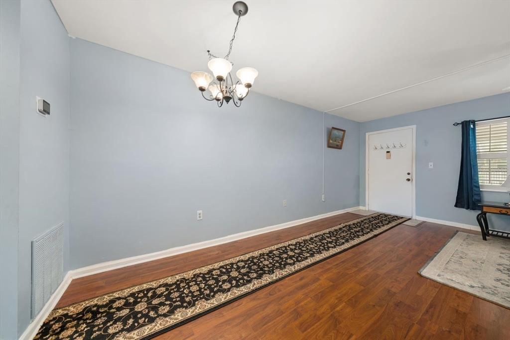 For Sale: $77,000 (1 beds, 1 baths, 790 Square Feet)