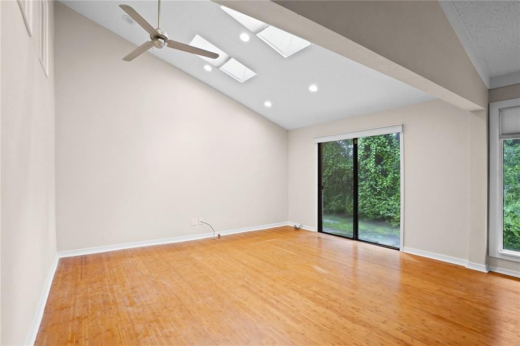 For Sale: $279,000 (3 beds, 2 baths, 1456 Square Feet)