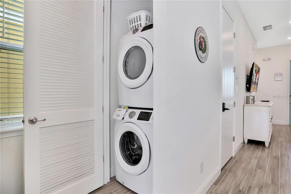 В аренду: $3,300 (2 спален, 2 ванн, 1305 Квадратных фут)