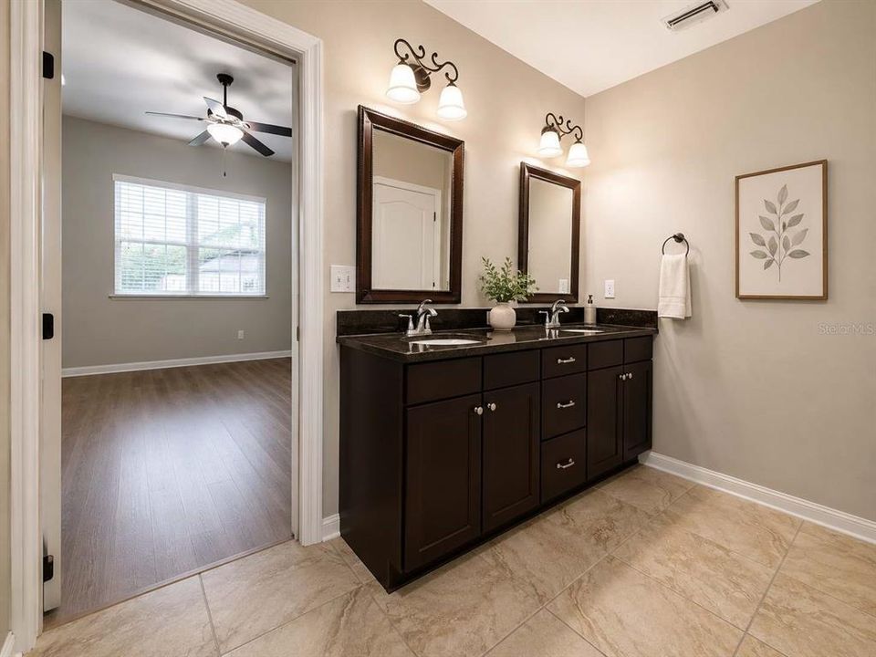 For Rent: $2,500 (3 beds, 2 baths, 1577 Square Feet)