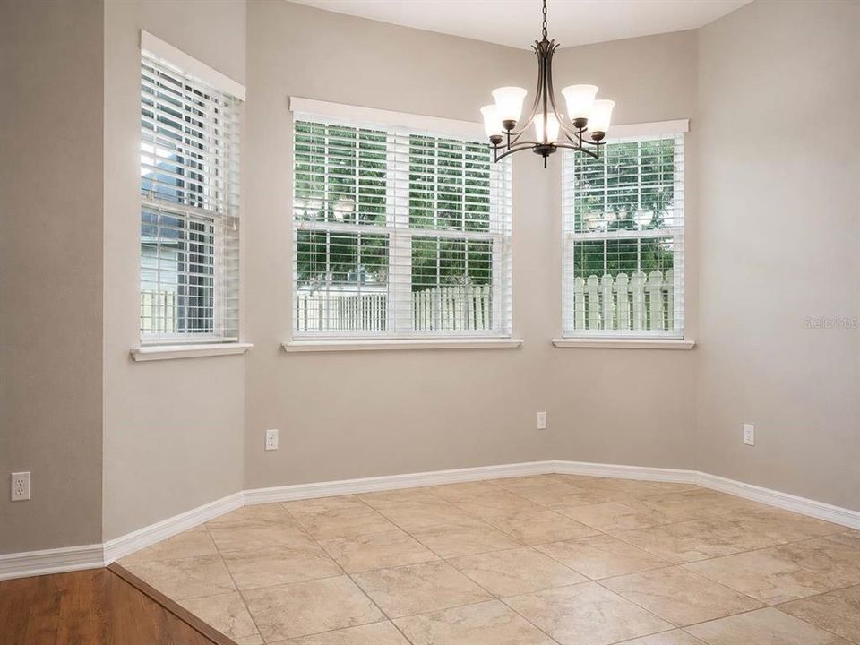 For Rent: $2,500 (3 beds, 2 baths, 1577 Square Feet)