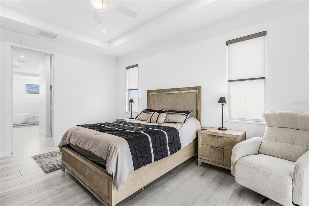 На продажу: $465,000 (3 спален, 2 ванн, 1953 Квадратных фут)