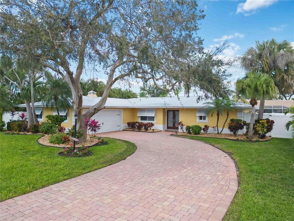 出租: $7,000 (3 贝兹, 2 浴室, 2686 平方英尺)