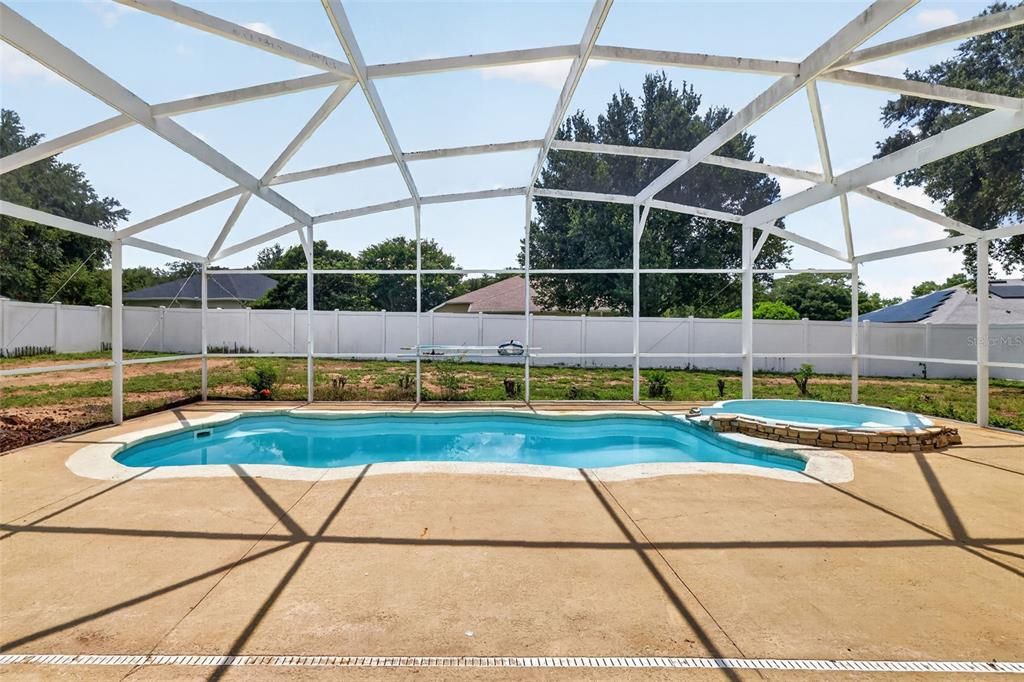 На продажу: $419,900 (4 спален, 2 ванн, 2025 Квадратных фут)