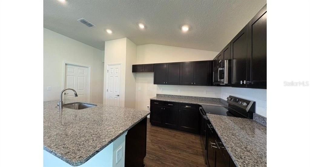 For Sale: $337,573 (4 beds, 2 baths, 1859 Square Feet)
