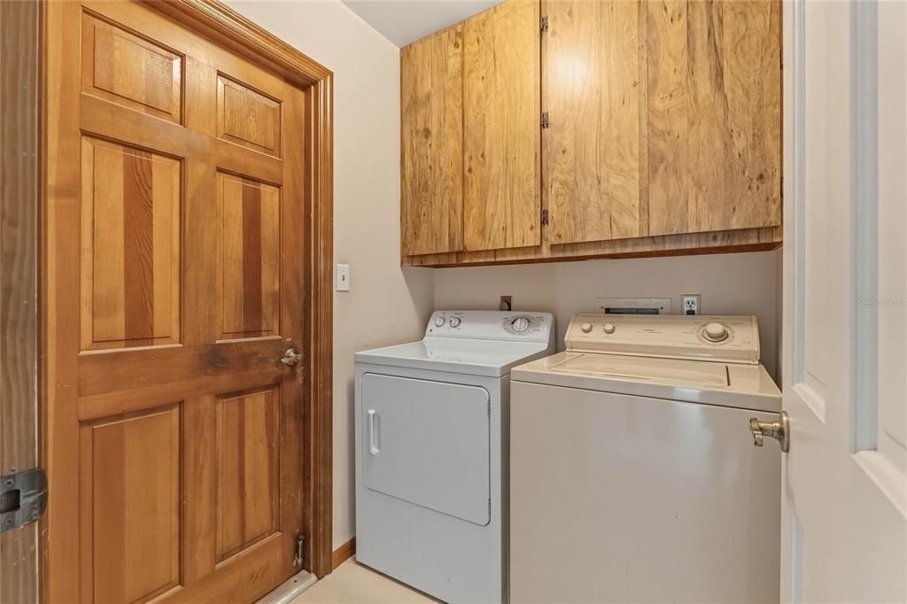 For Sale: $289,000 (2 beds, 2 baths, 1292 Square Feet)
