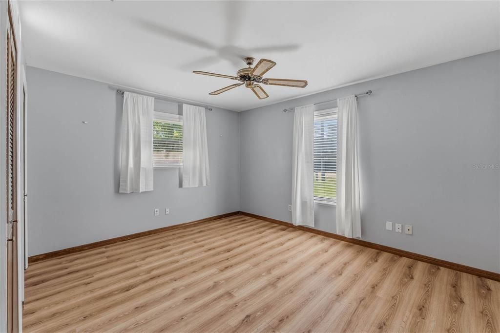For Sale: $289,000 (2 beds, 2 baths, 1292 Square Feet)