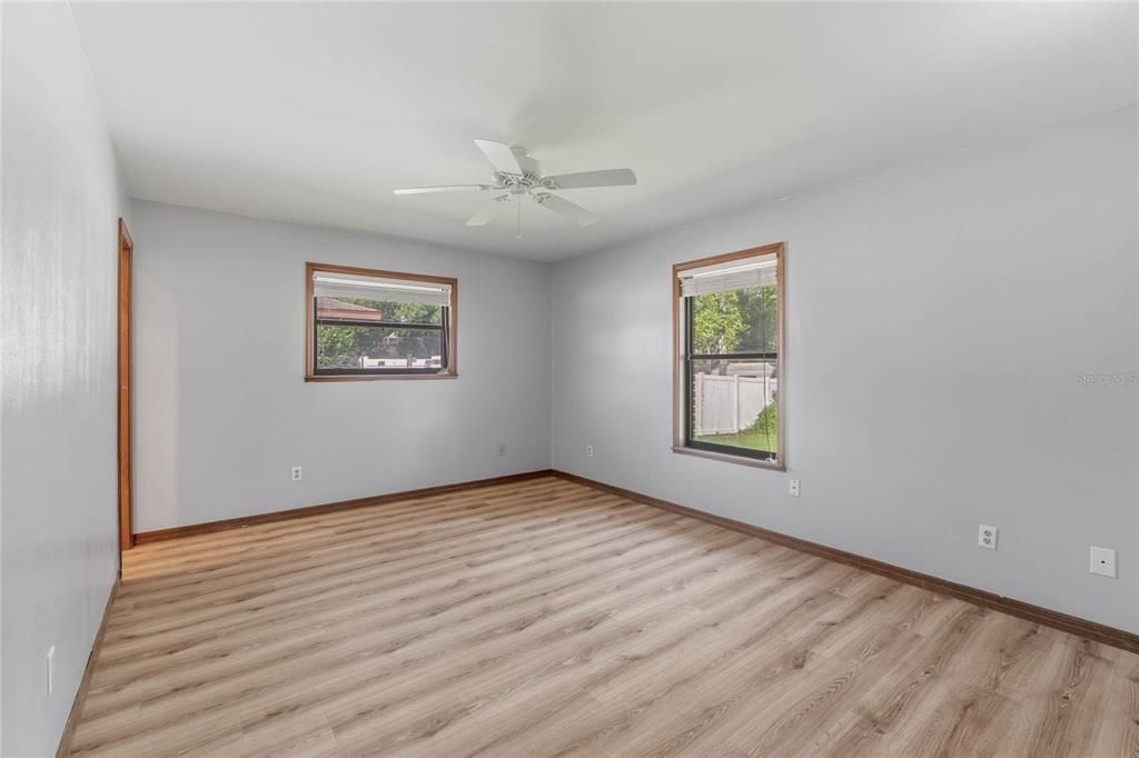 For Sale: $289,000 (2 beds, 2 baths, 1292 Square Feet)