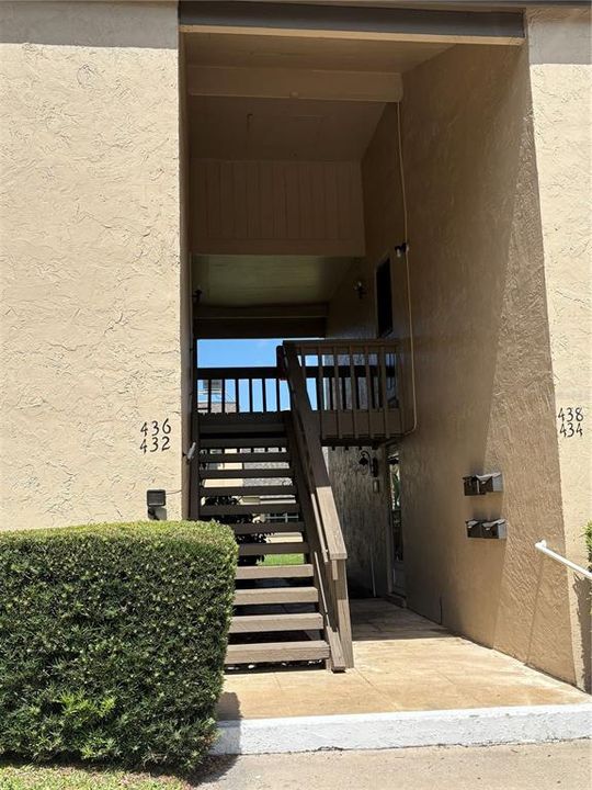 For Sale: $135,000 (1 beds, 1 baths, 792 Square Feet)