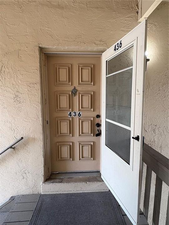 For Sale: $135,000 (1 beds, 1 baths, 792 Square Feet)