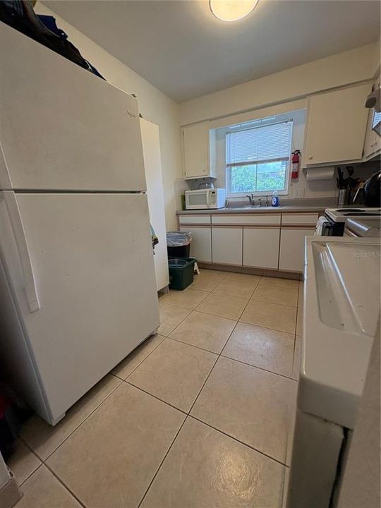 For Sale: $135,000 (1 beds, 1 baths, 792 Square Feet)