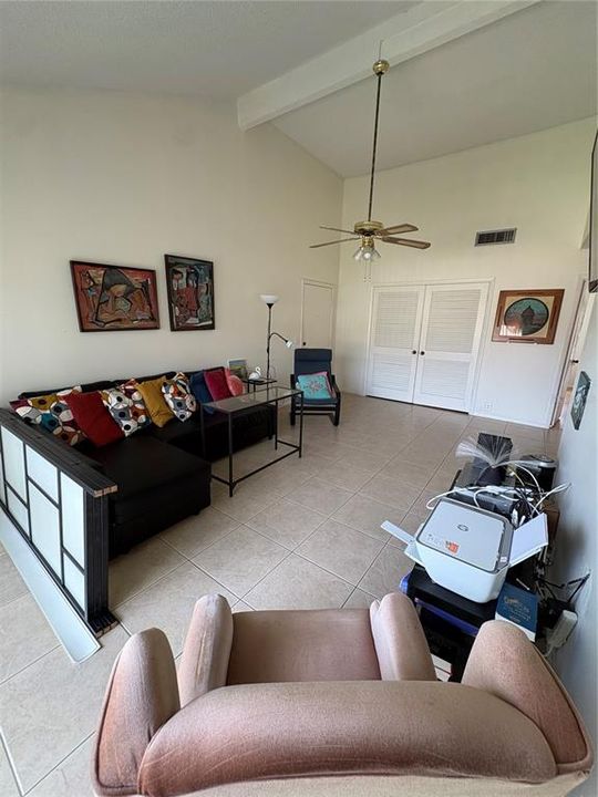 For Sale: $135,000 (1 beds, 1 baths, 792 Square Feet)
