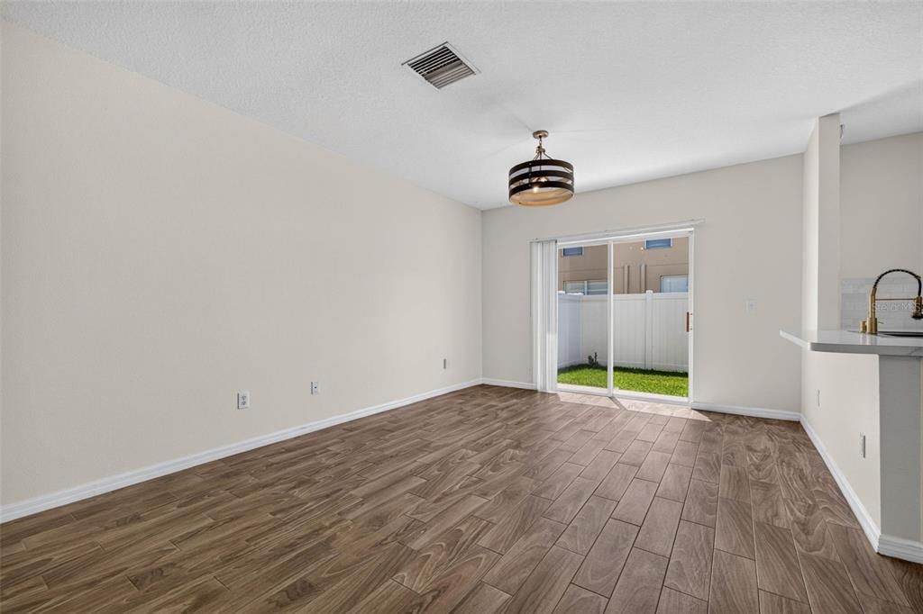 For Sale: $235,000 (2 beds, 2 baths, 1333 Square Feet)