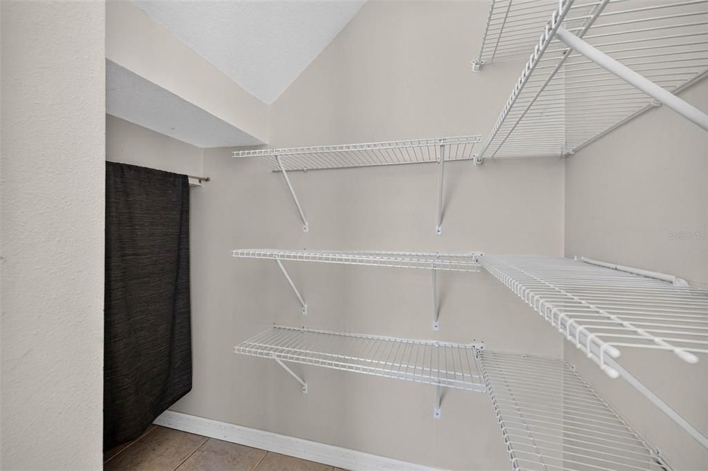 For Sale: $235,000 (2 beds, 2 baths, 1333 Square Feet)