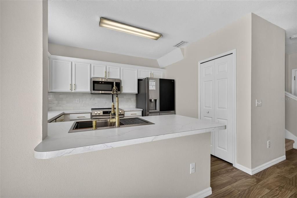 For Sale: $235,000 (2 beds, 2 baths, 1333 Square Feet)