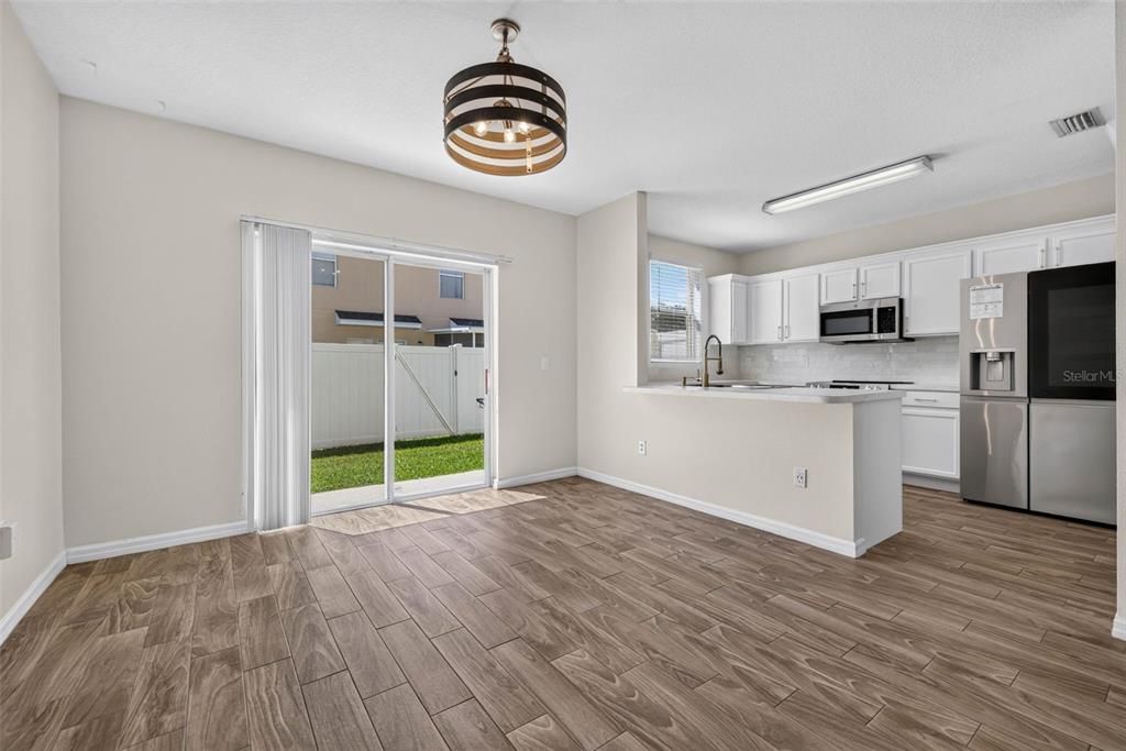 For Sale: $235,000 (2 beds, 2 baths, 1333 Square Feet)