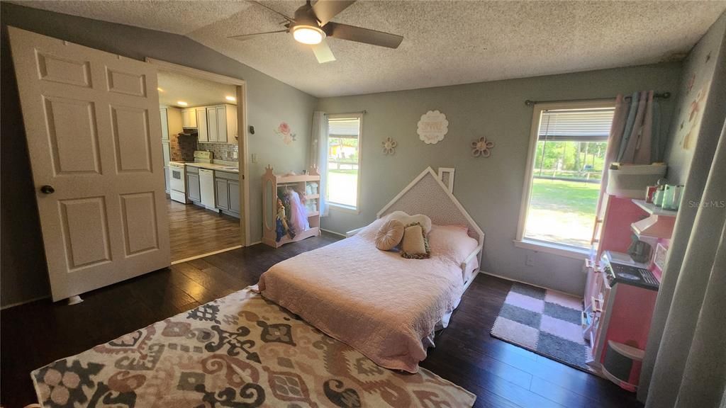 En Venta: $160,000 (2 camas, 1 baños, 924 Pies cuadrados)