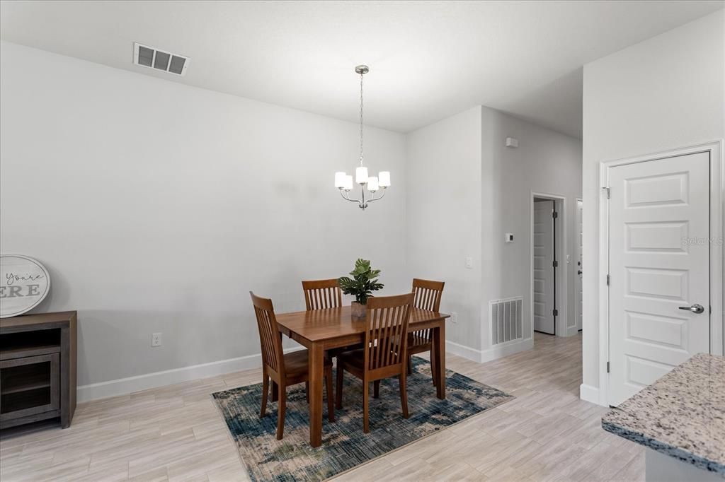 En Venta: $349,900 (3 camas, 2 baños, 1720 Pies cuadrados)